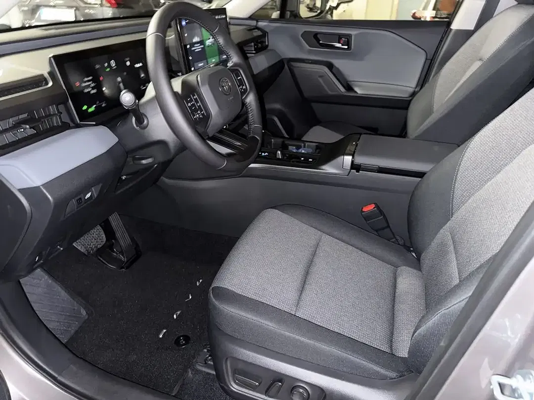 Toyota RAV 4 Hybrid 4x4 Teamplayer - Thumbnail 8