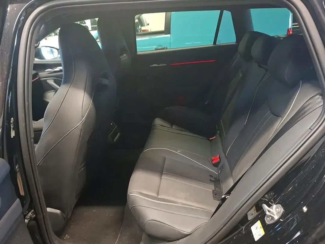 Skoda Superb iV Combi Sportline - Thumbnail 8