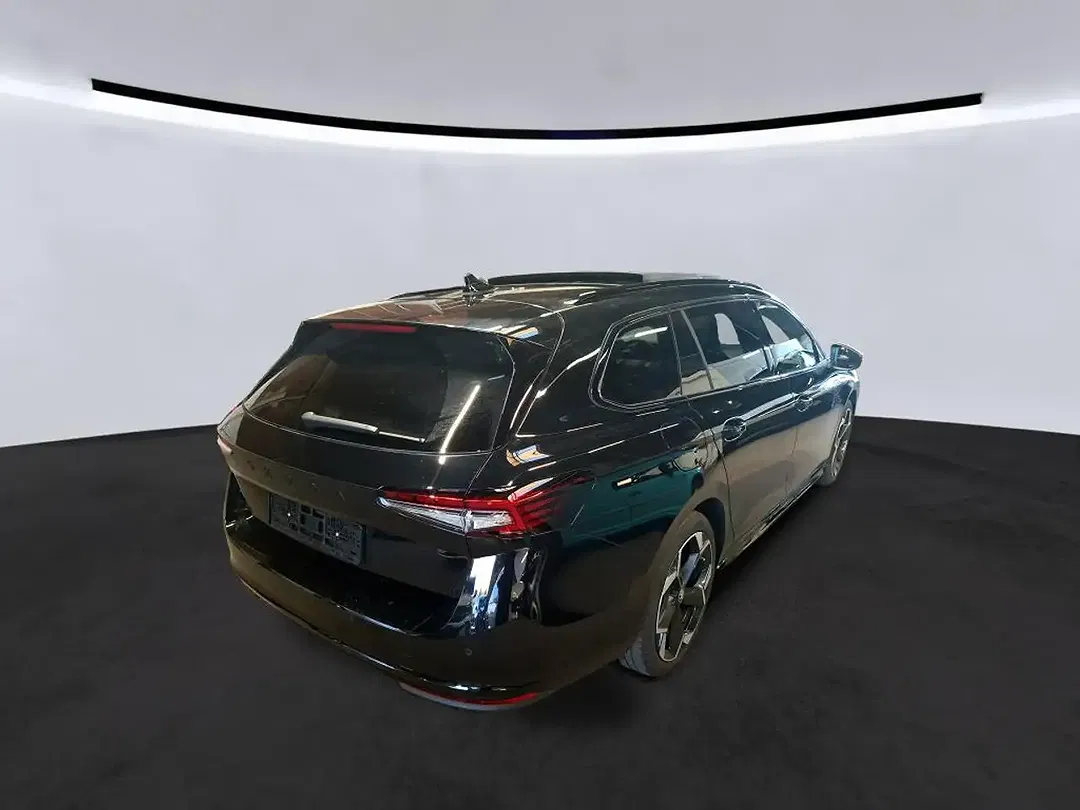 Skoda Superb iV Combi Sportline - Thumbnail 5