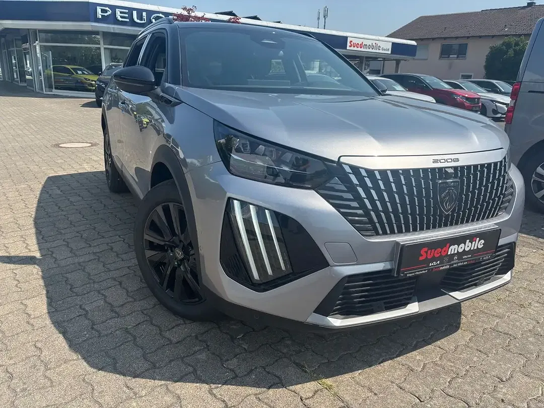 Peugeot 2008 145 Hybrid GT Exclusive - foto 2
