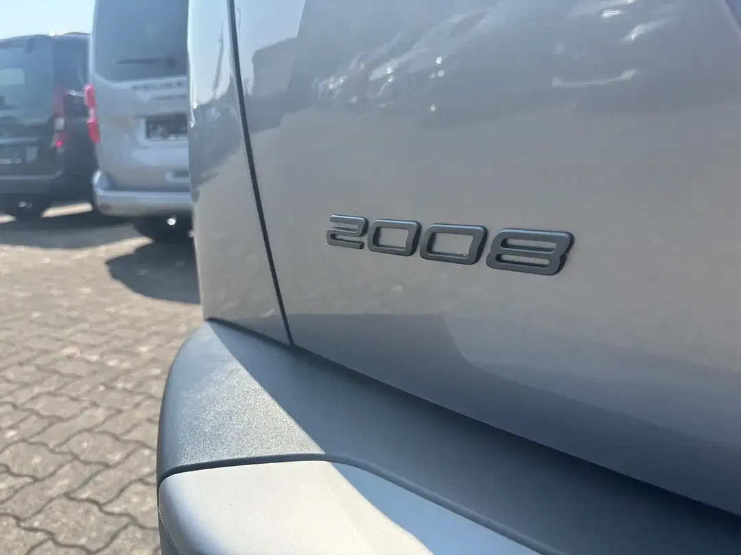 Peugeot 2008 145 Hybrid GT Exclusive - Thumbnail 7