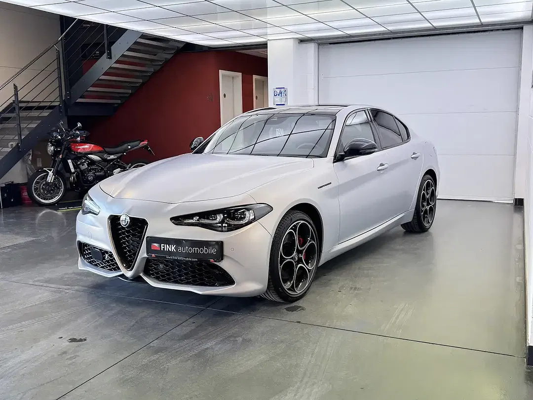 Alfa Romeo Giulia 2.0 Turbo Q4 Competizione - Thumbnail 3