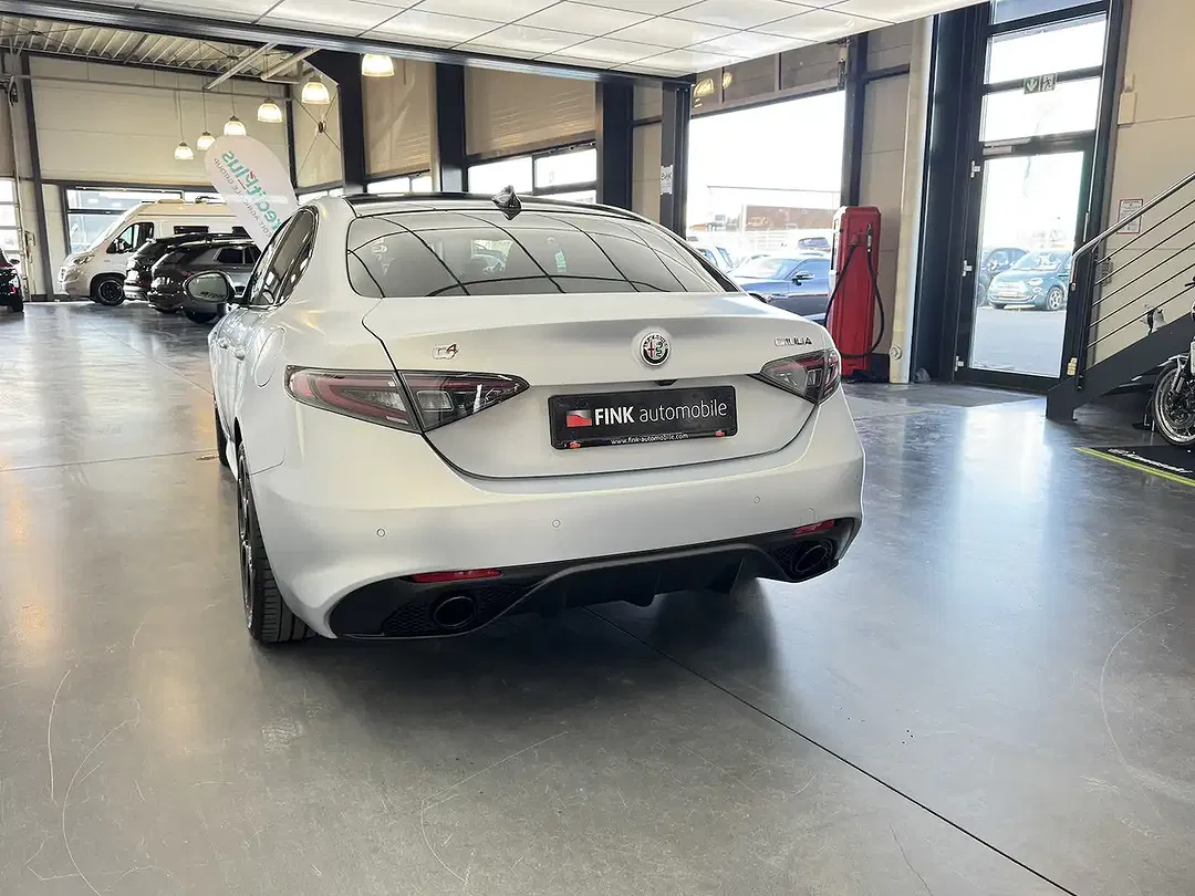 Alfa Romeo Giulia 2.0 Turbo Q4 Competizione - Thumbnail 8