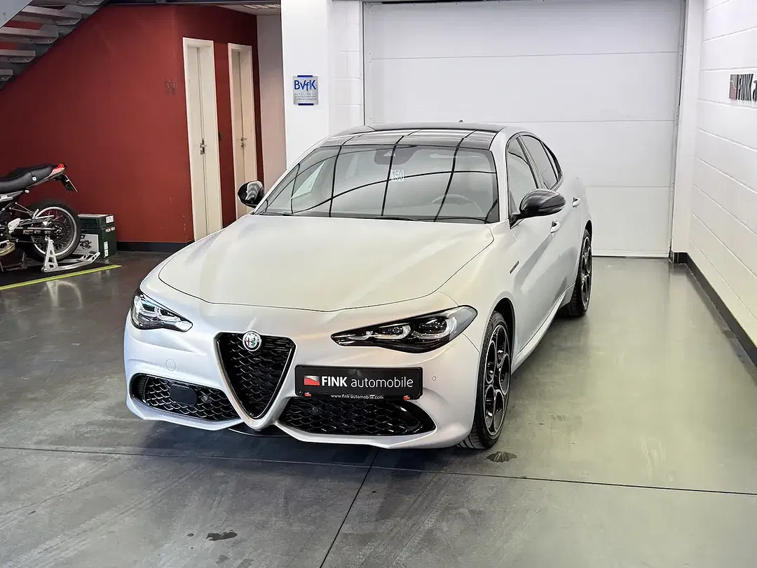 Alfa Romeo Giulia 2.0 Turbo Q4 Competizione - Thumbnail 9
