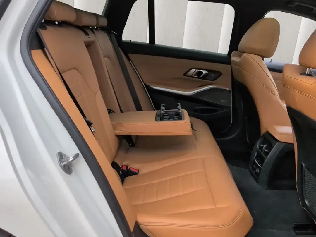 BMW 330 Touring M Sport - Thumbnail 8