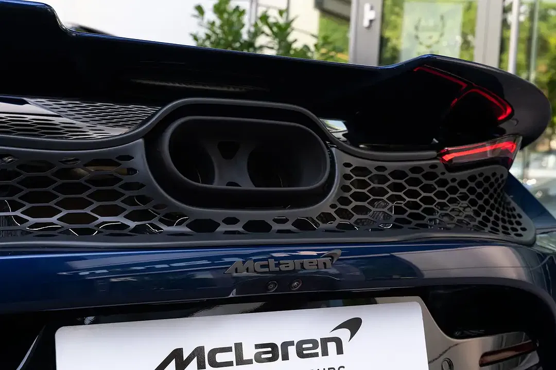 McLaren 750S Spider - Thumbnail 11