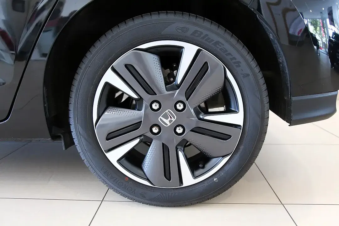 Honda Jazz 1.5 i-MMD Hybrid Advance - Thumbnail 4