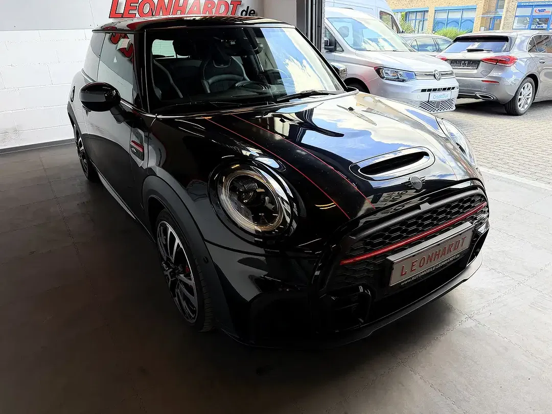 MINI John Cooper Works - Thumbnail 3