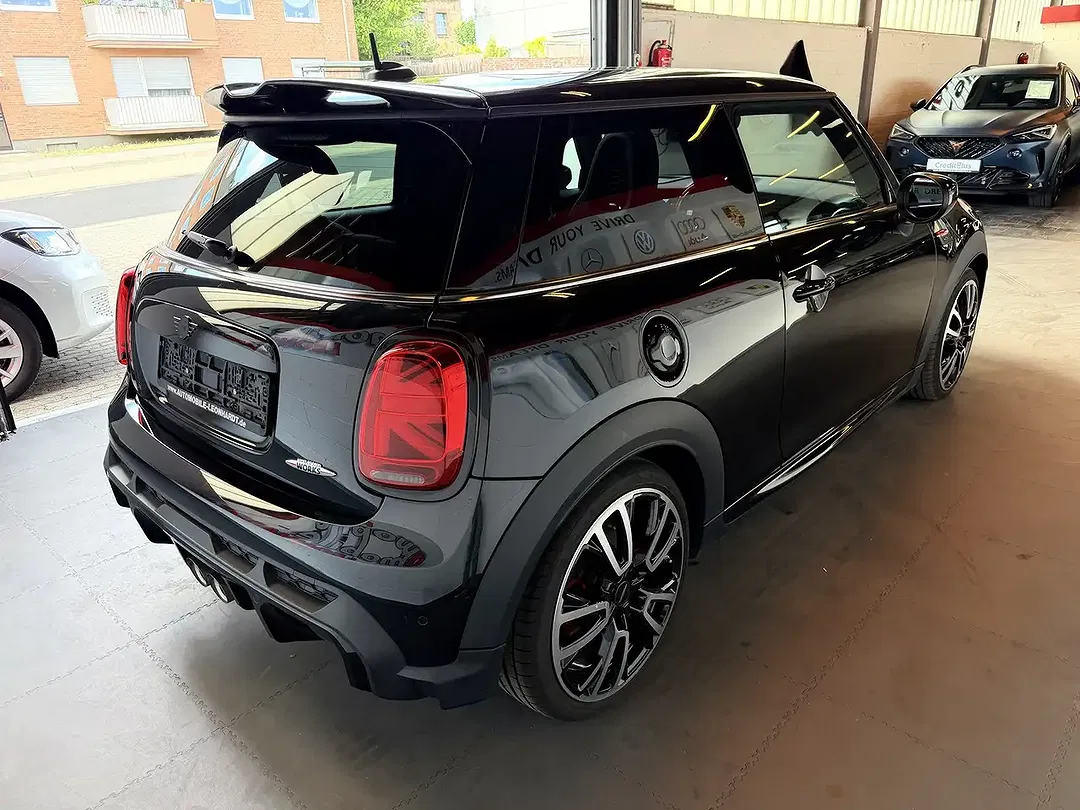 MINI John Cooper Works - Thumbnail 4