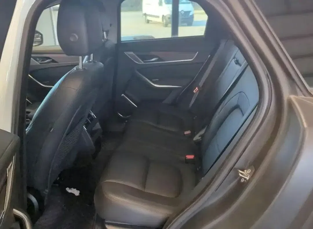 Jaguar F-Pace D200 4x4 SE - Thumbnail 6