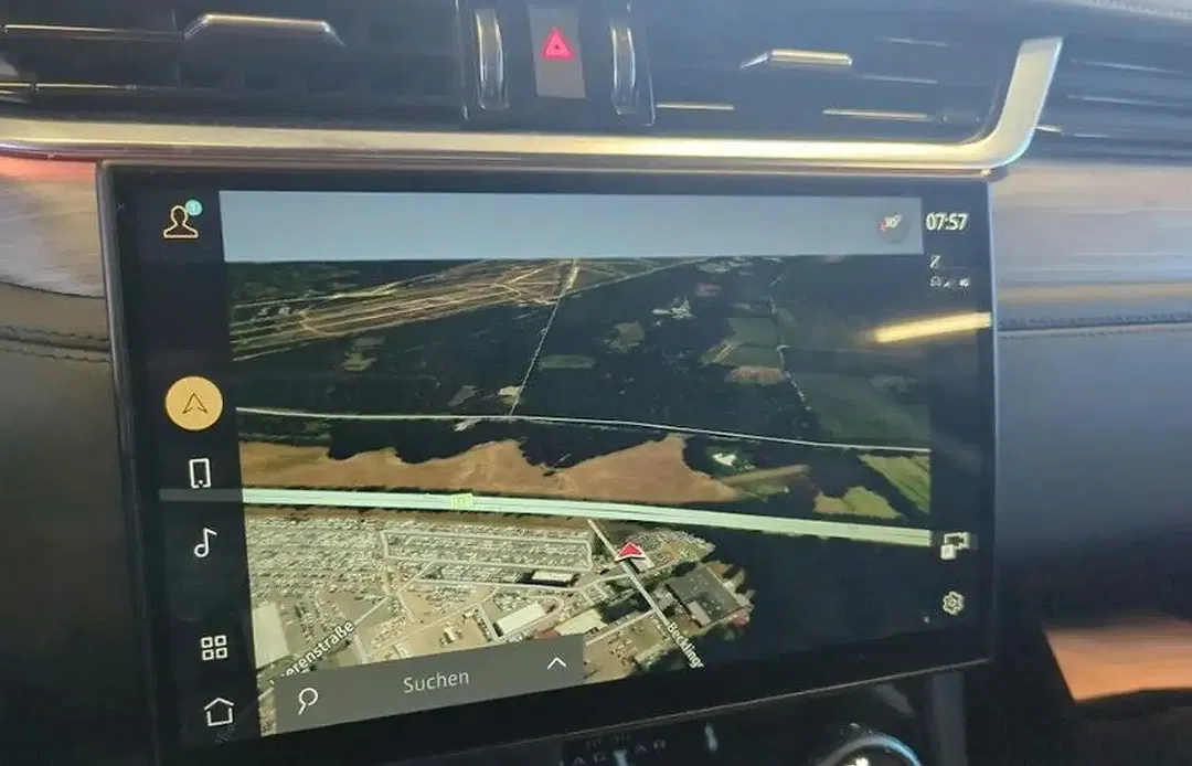 Jaguar F-Pace D200 4x4 SE - Thumbnail 8