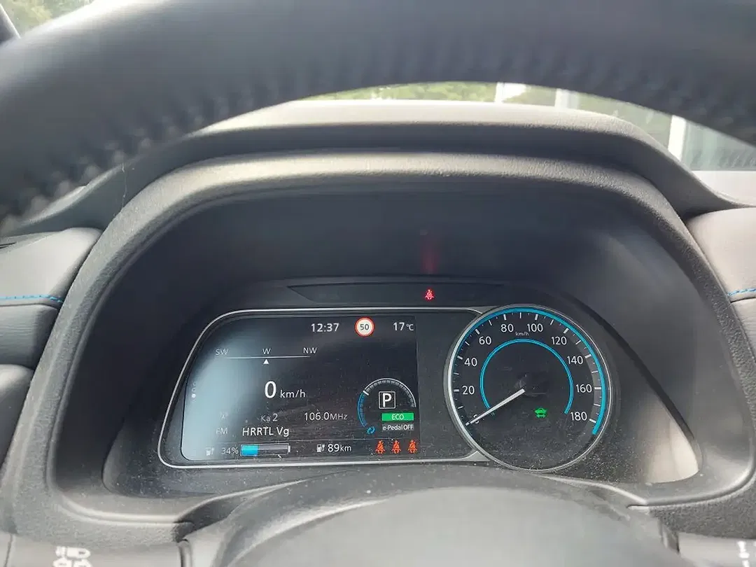 Nissan Leaf - Thumbnail 10