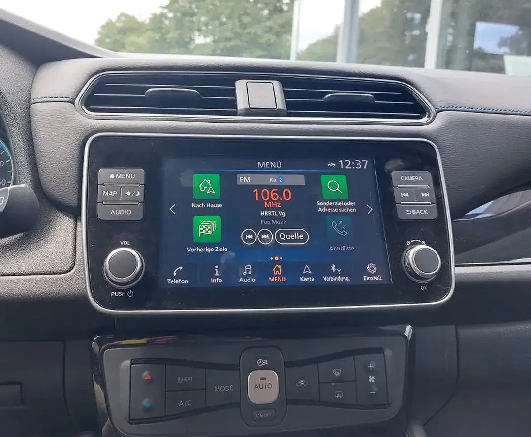 Nissan Leaf - Thumbnail 8
