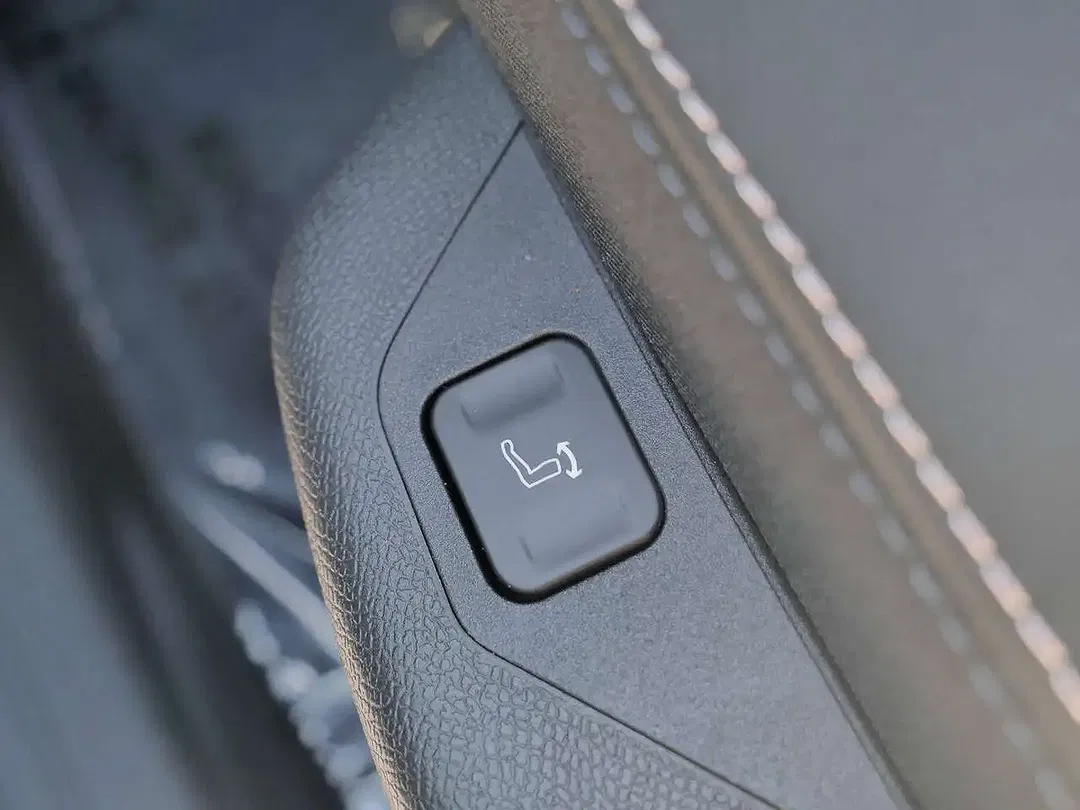 Peugeot 3008 EV Allure - Thumbnail 10
