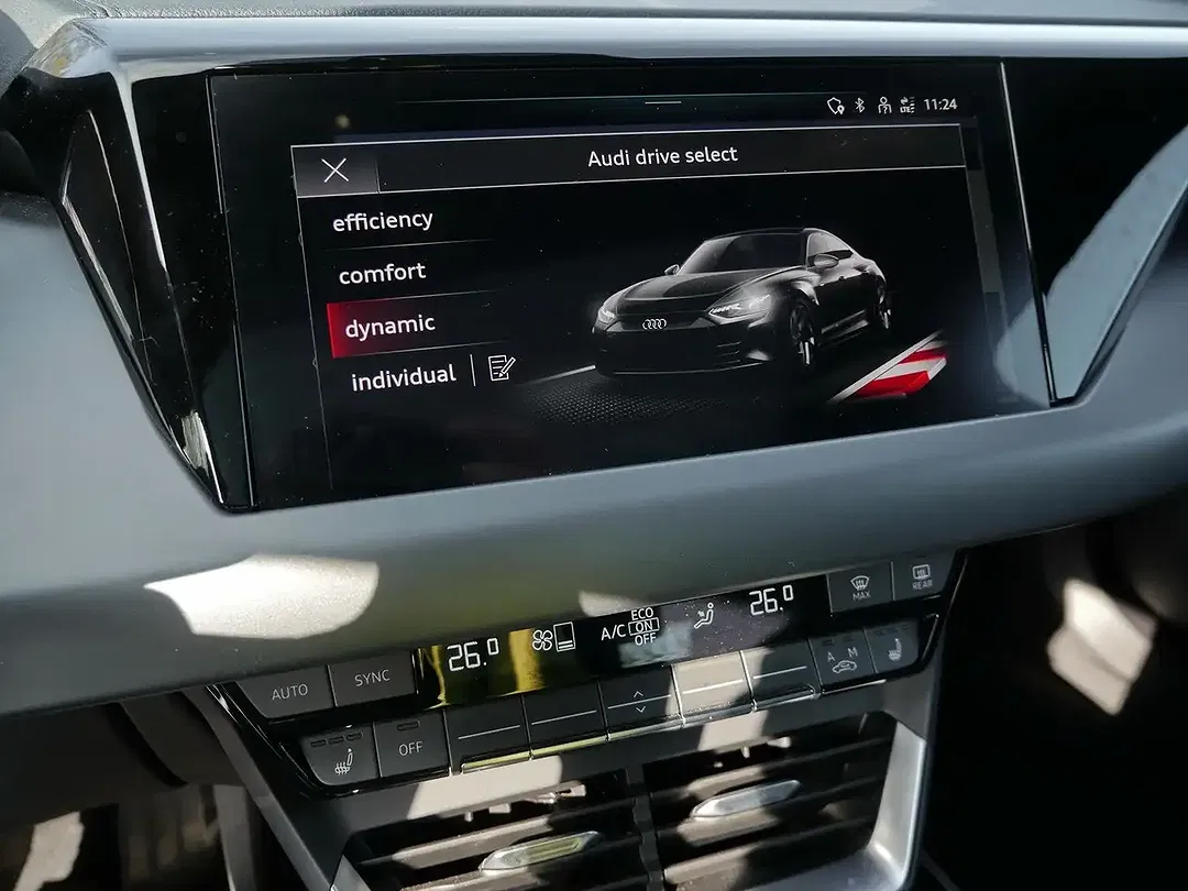 Audi e-tron GT - Thumbnail 21