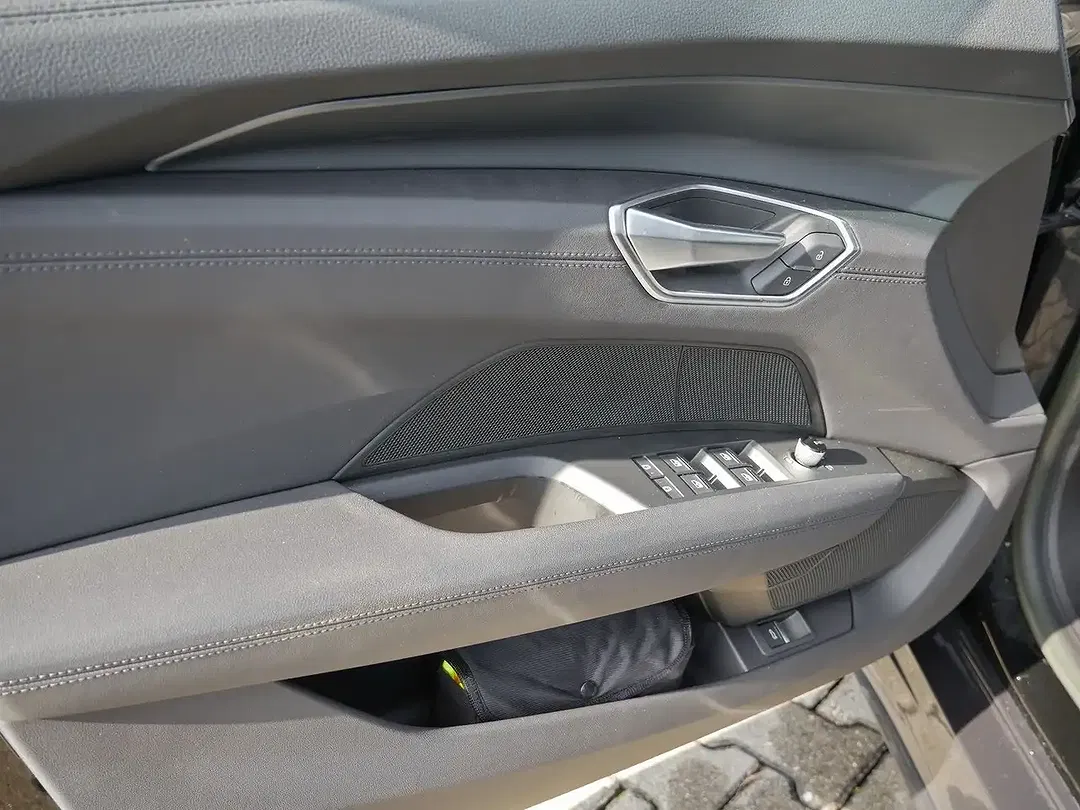 Audi e-tron GT - Thumbnail 22