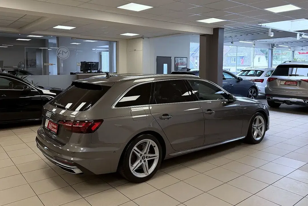 Audi A4 40 TDI quattro Avant S line - Thumbnail 3