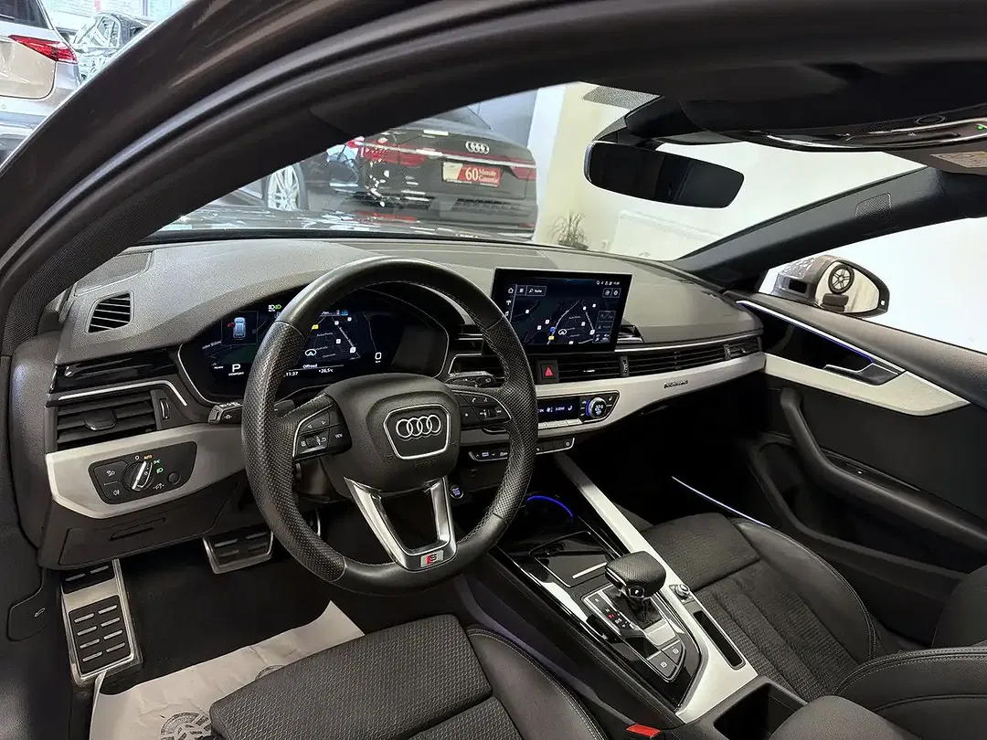 Audi A4 40 TDI quattro Avant S line - Thumbnail 5