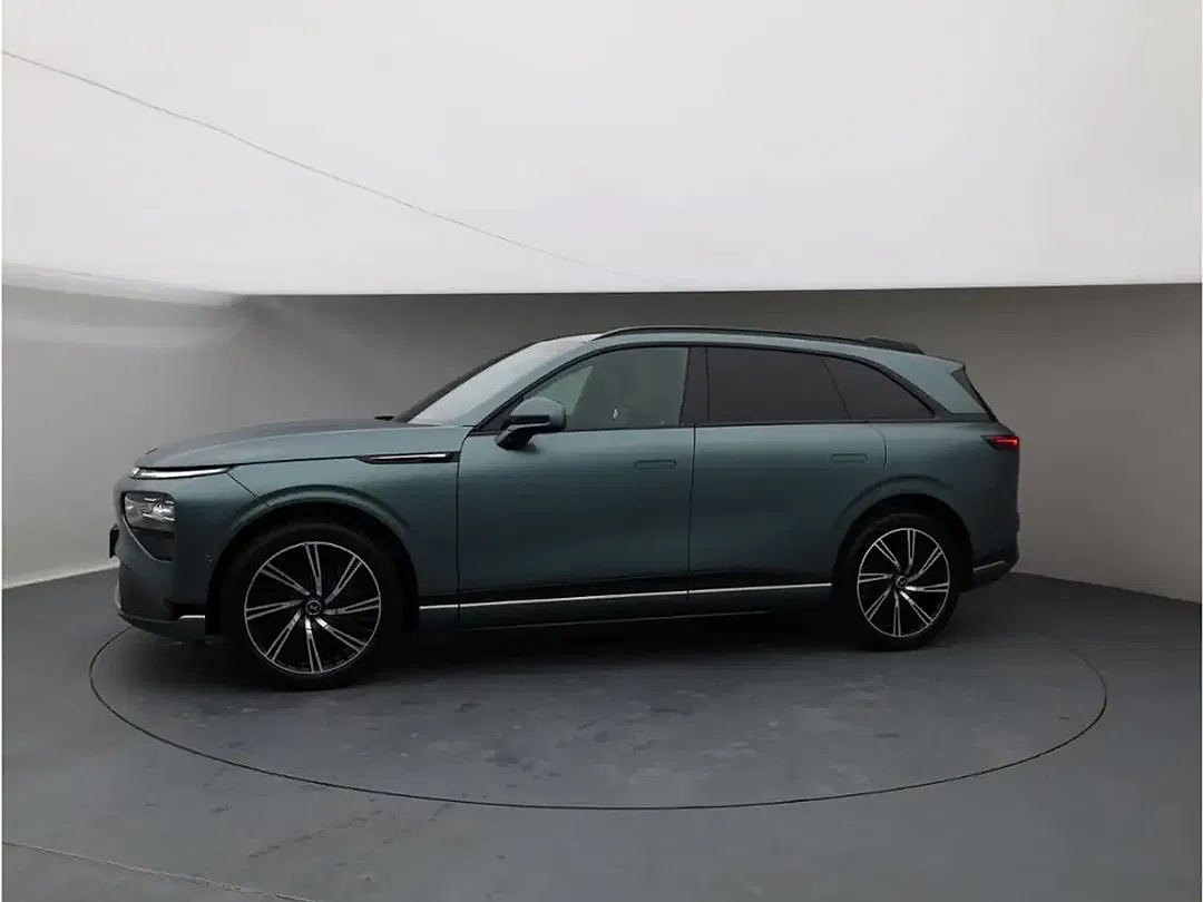 Xpeng G9 AWD Performance MY2025 - Thumbnail 3