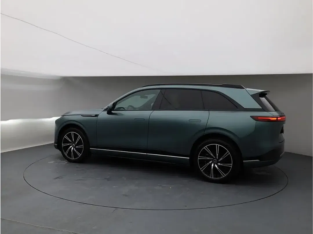 Xpeng G9 AWD Performance MY2025 - Thumbnail 4