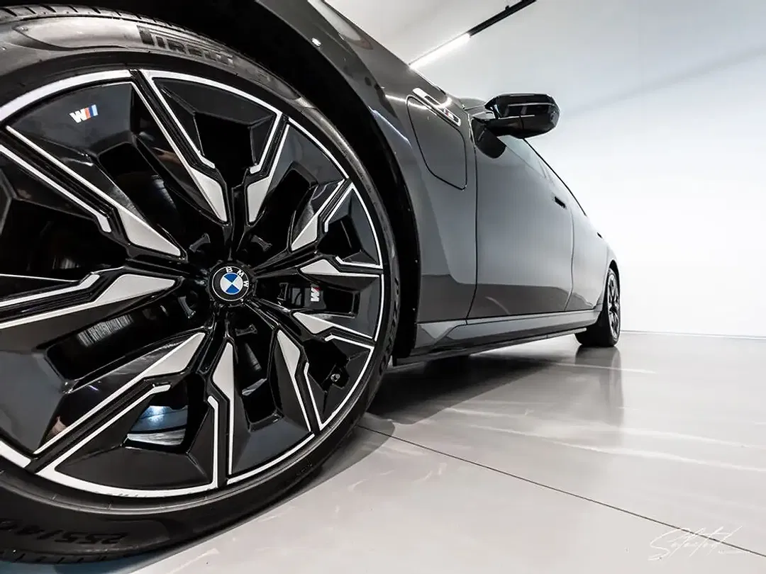 BMW 760 xDrive Executive - Thumbnail 3