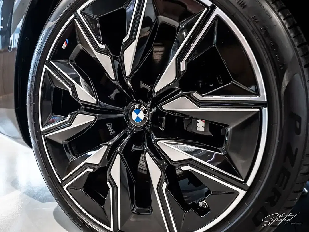 BMW 760 xDrive Executive - Thumbnail 4
