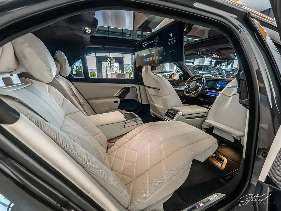 BMW 760 xDrive Executive - Thumbnail 6