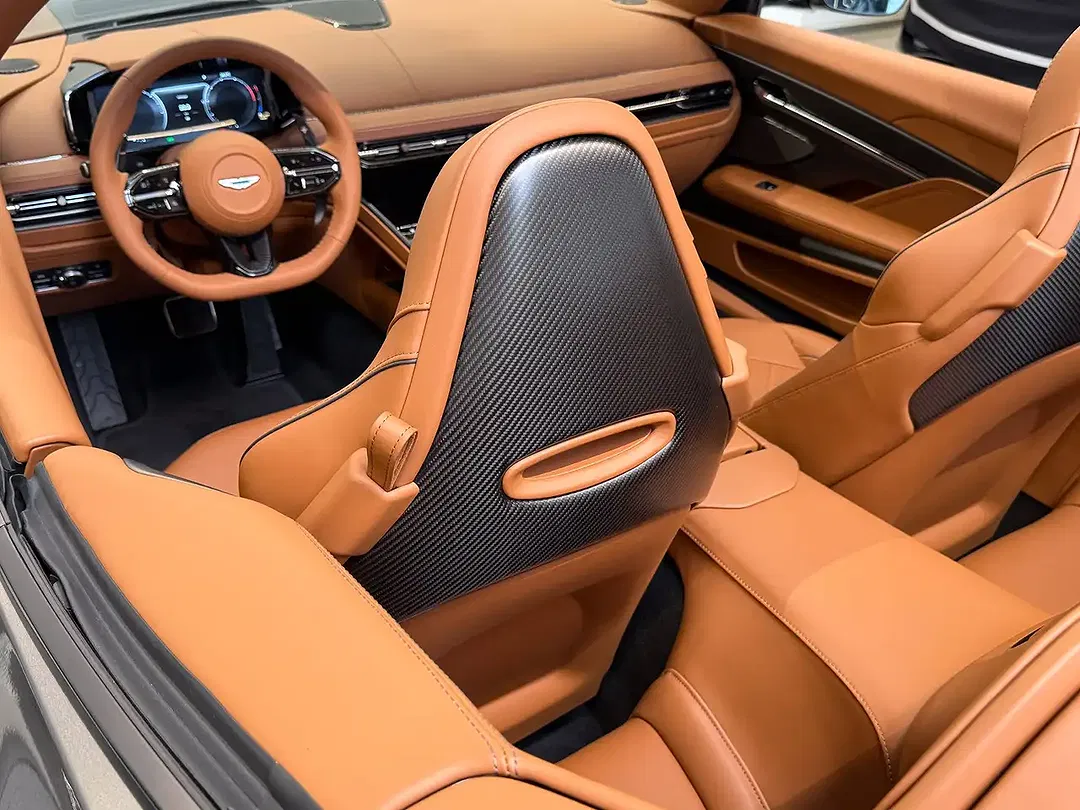Aston Martin DB12 S Volante - Thumbnail 10