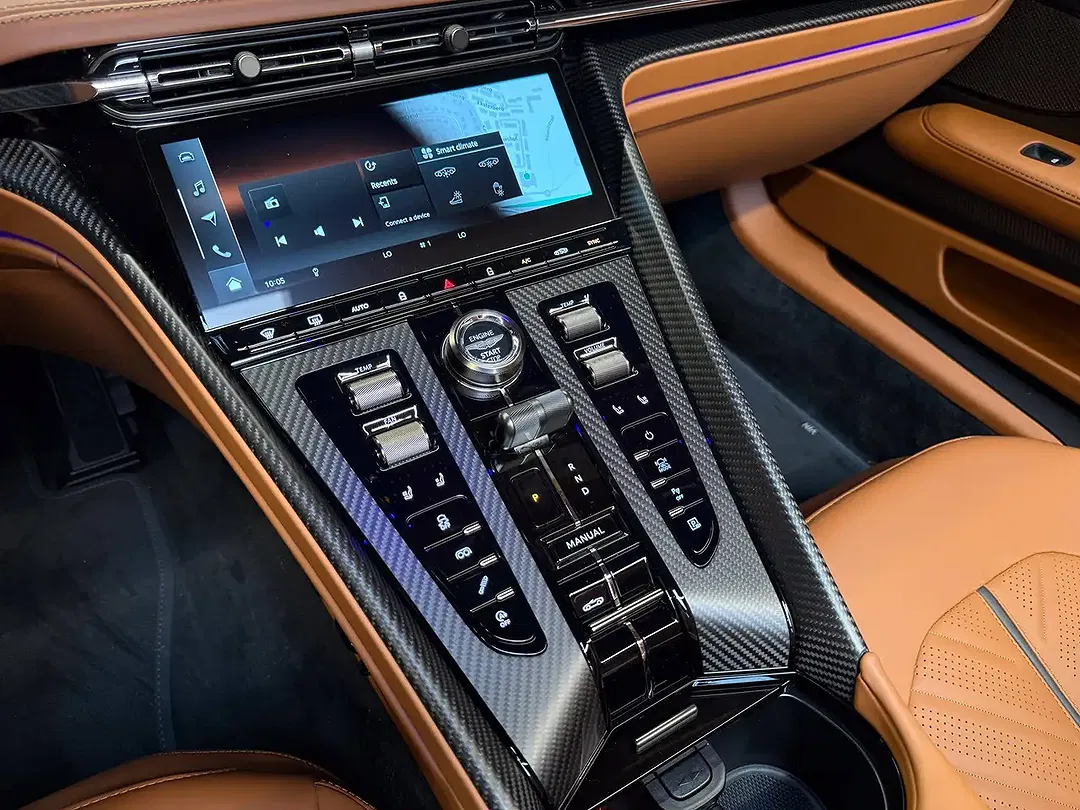 Aston Martin DB12 S Volante - Thumbnail 13