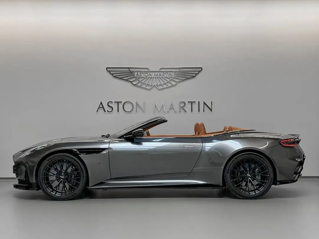 Aston Martin DB12 S Volante - Thumbnail 3