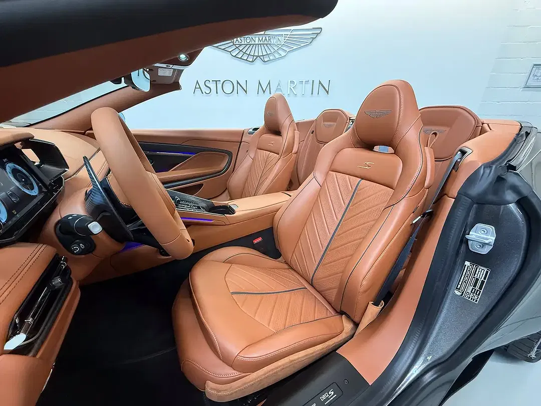 Aston Martin DB12 S Volante - Thumbnail 9