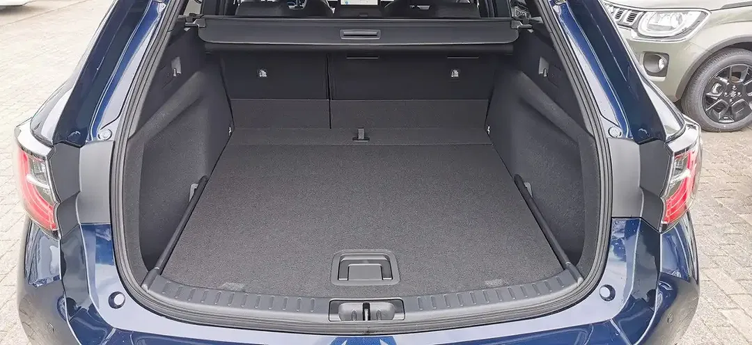 Suzuki Swace Hybrid CVT - Thumbnail 5