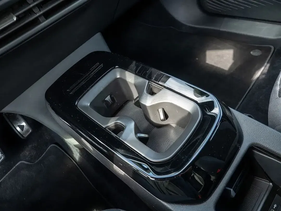 Volkswagen ID.4 Pro Performance - Thumbnail 14
