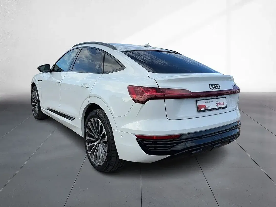 Audi Q8 50 e-tron Sportback advanced - foto 2