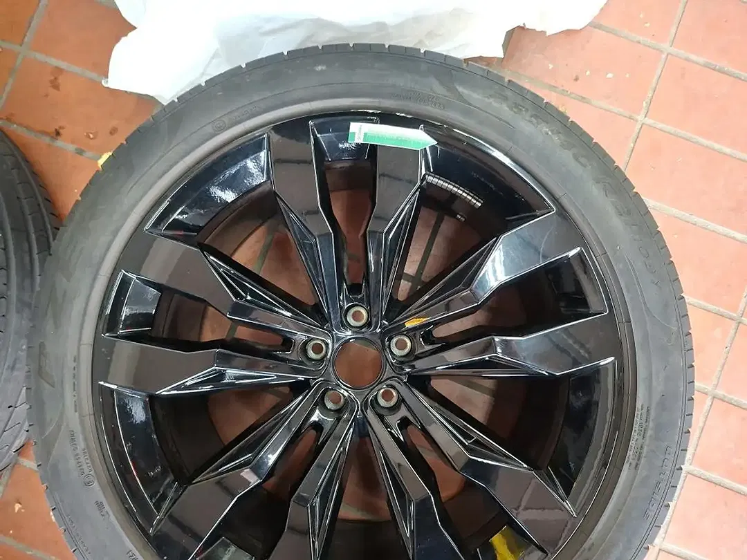 Volkswagen Touareg R - Thumbnail 4