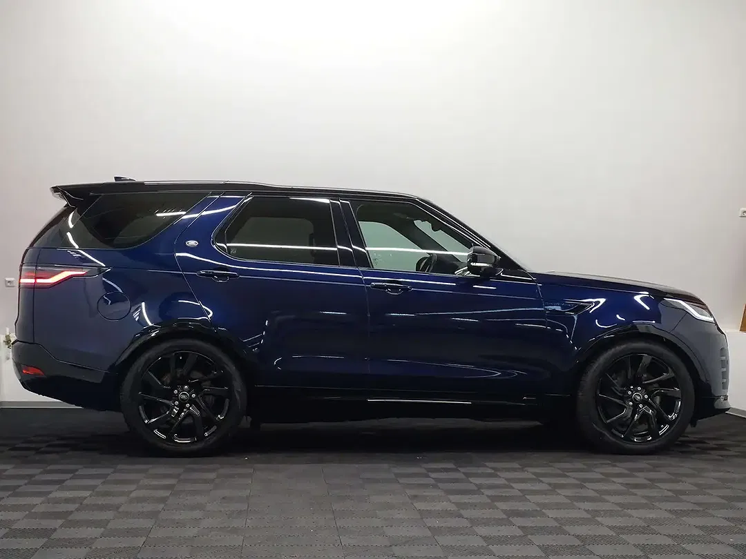 Land Rover Discovery 4x4 R-Dynamic - Thumbnail 3