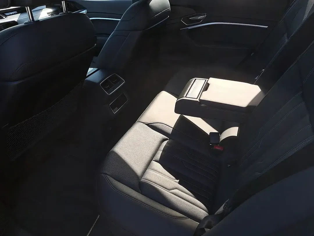 Audi Q8 e-tron 55 quattro S line - Thumbnail 13
