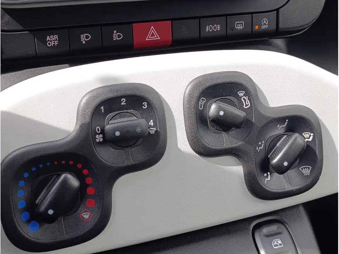 Fiat Panda 1.0 Hybrid Cross - Thumbnail 12