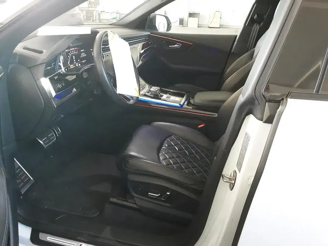 Audi SQ8 TFSI competition plus - Thumbnail 7
