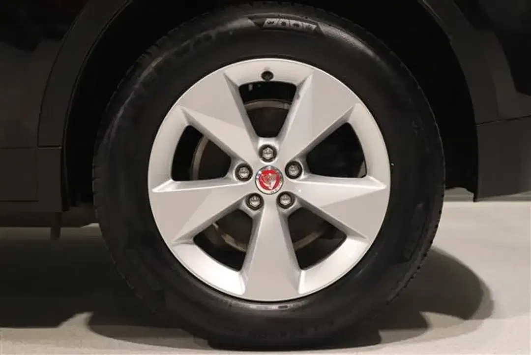 Jaguar E-Pace S - Thumbnail 4