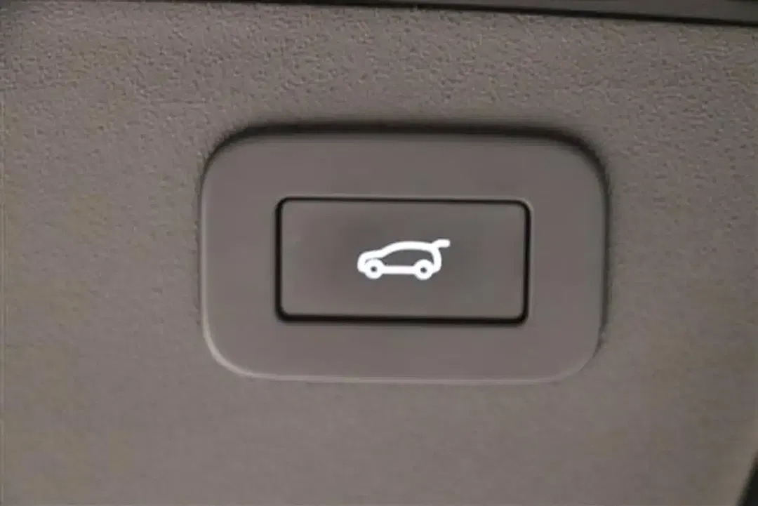Jaguar E-Pace S - Thumbnail 6