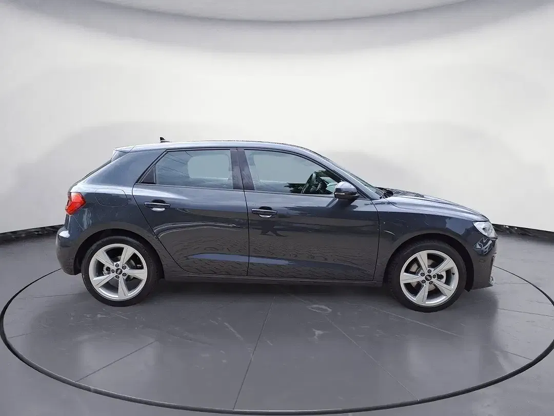 Audi A1 advanced - Thumbnail 4