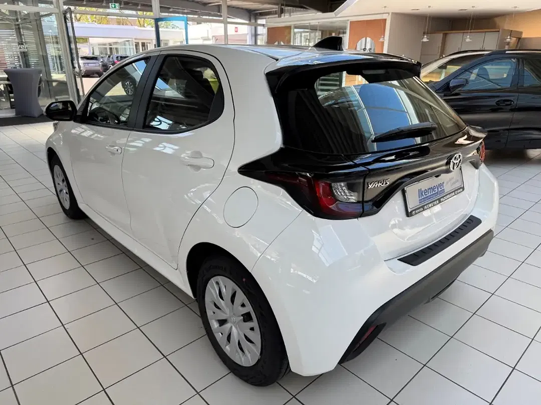 Toyota Yaris 1.5 Hybrid Business Edition - Thumbnail 4