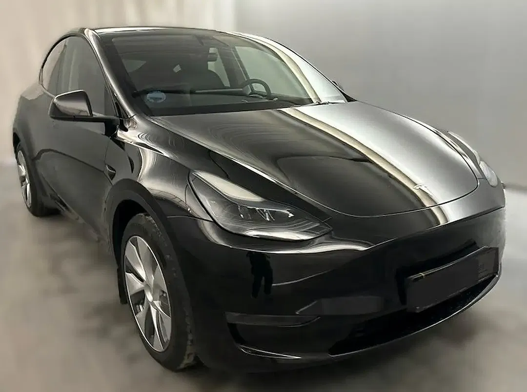 Tesla Model Y AWD Dual Motor Long Range - Thumbnail 4