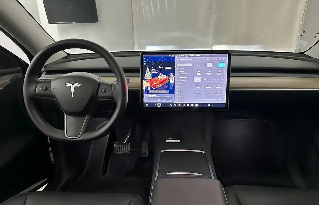 Tesla Model Y AWD Dual Motor Long Range - Thumbnail 7