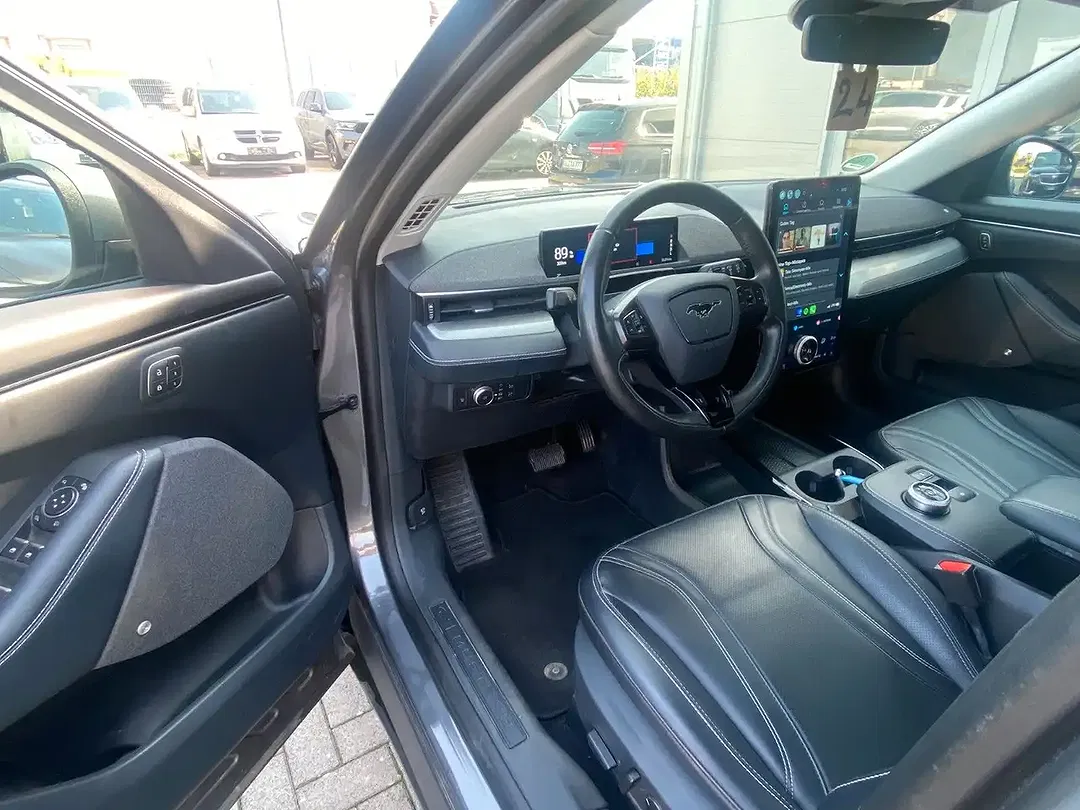 Ford Mustang Mach-E - Thumbnail 9