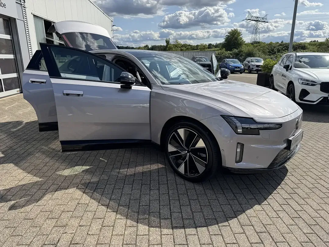 Volvo ES90 Single Motor Extended Range Plus - Thumbnail 10