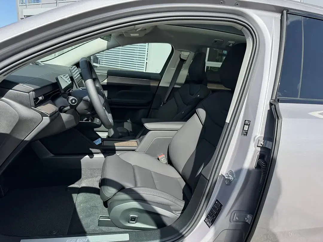Volvo ES90 Single Motor Extended Range Plus - Thumbnail 3