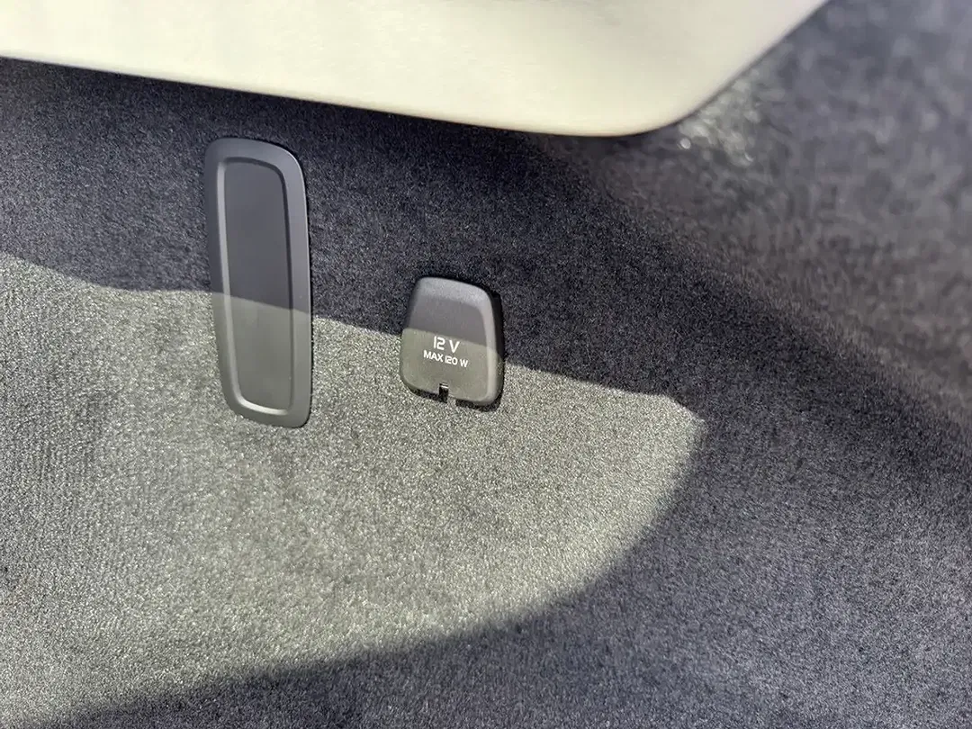 Volvo ES90 Single Motor Extended Range Plus - Thumbnail 9