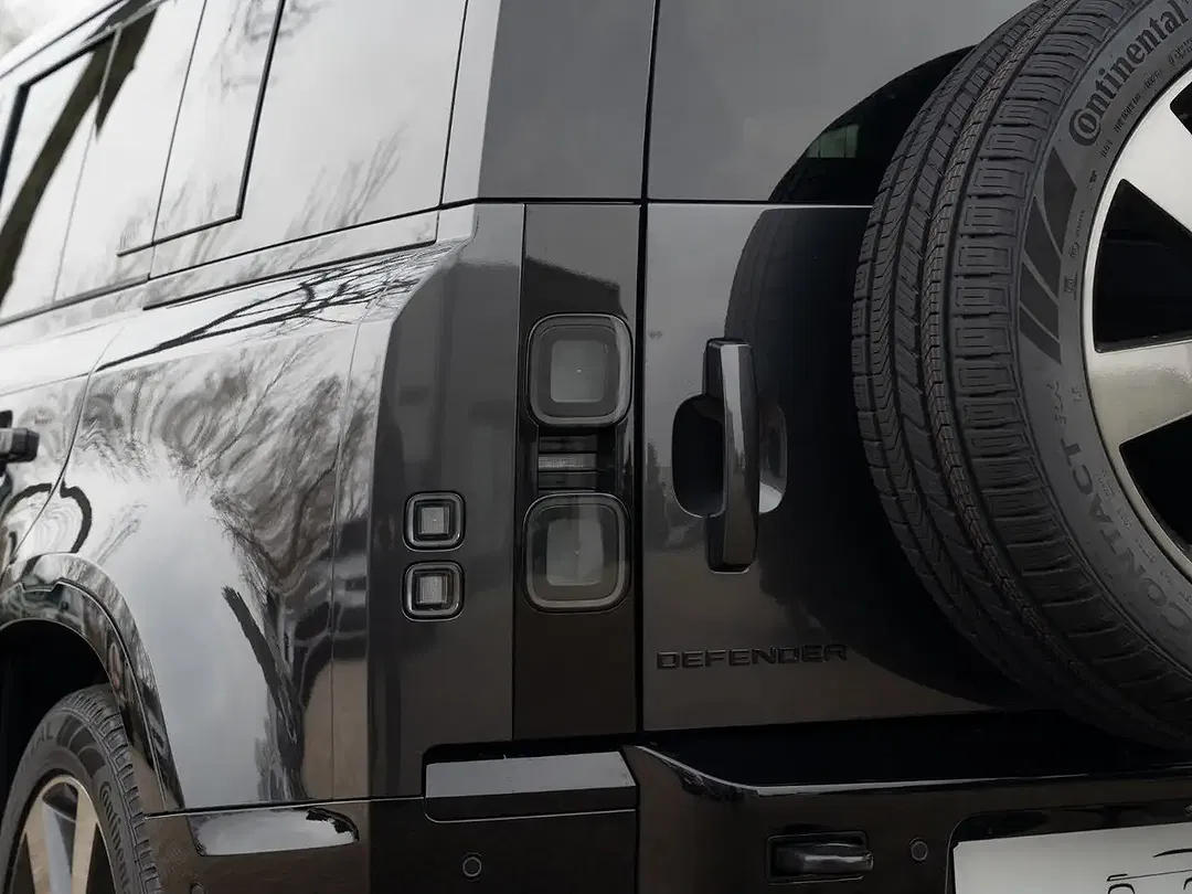 Land Rover Defender D350 110 X-Dynamic HSE - Thumbnail 13
